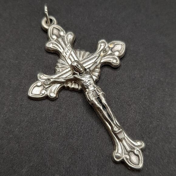 Flared Sunburst Crucifix Silver Tone Made in Italy Rosary Cross Catholic Medal - Picture 1 of 7